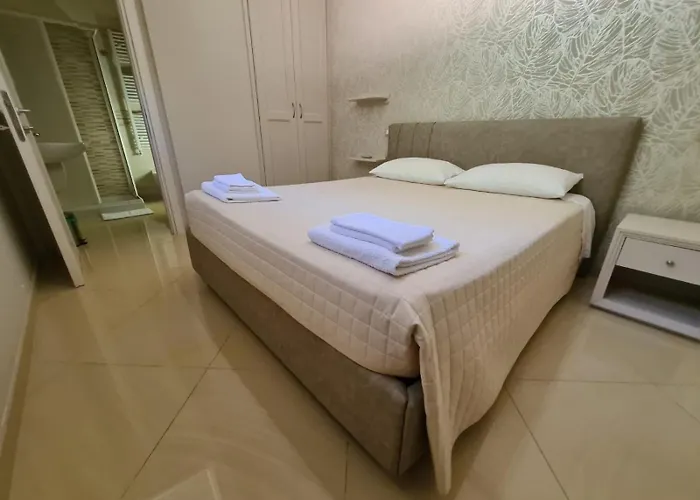 לינה וארוחת בוקר Mery