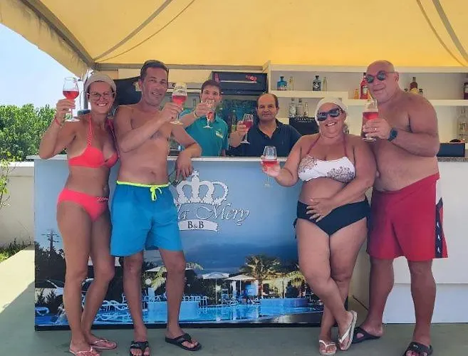 Mery לינה וארוחת בוקר *